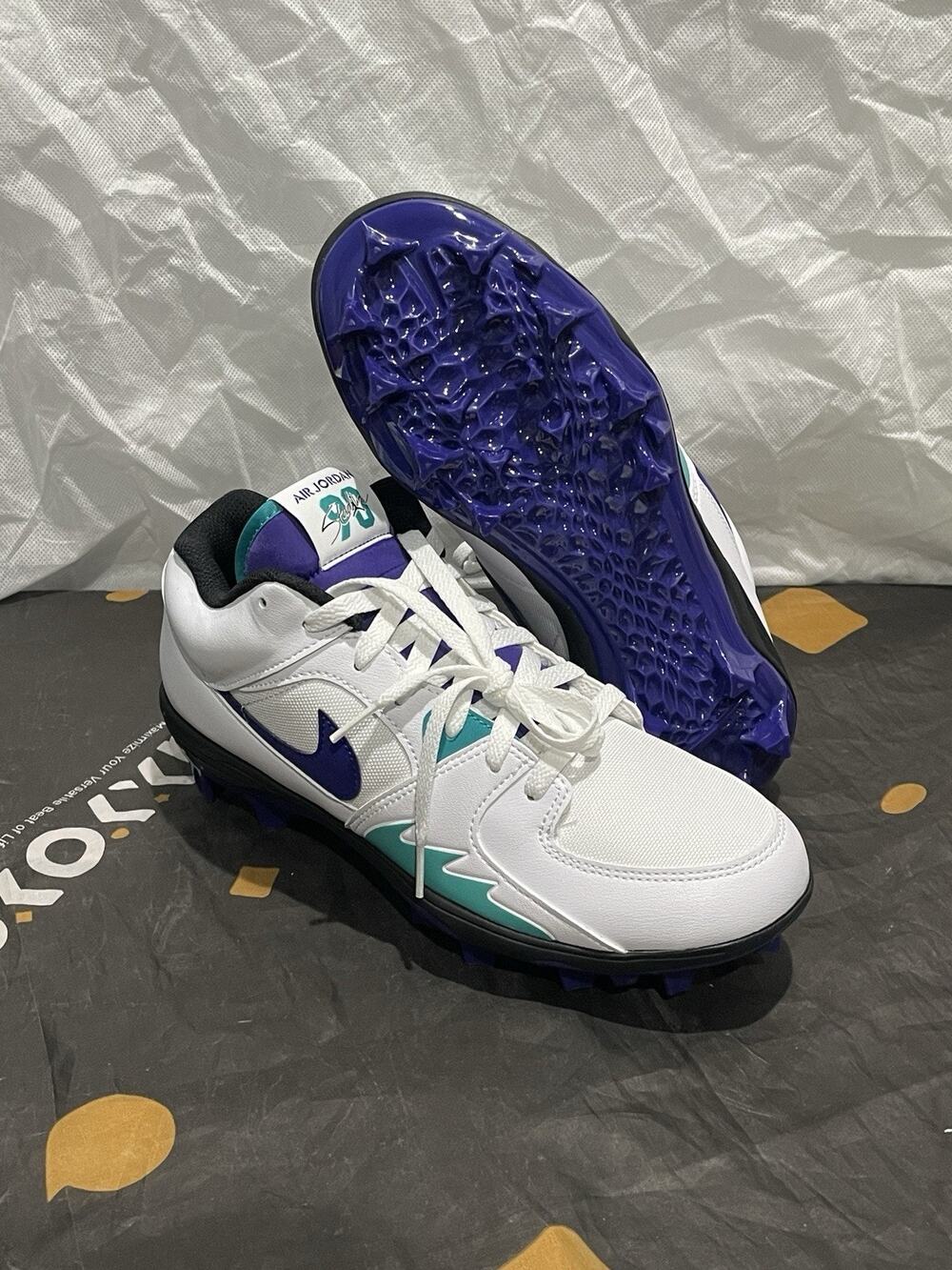 New Men’s 9.5 Jordan Stadium 90 Football Cleats Grape HQ0210-105